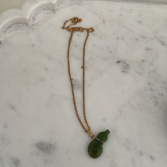 Vintage Boutique Jade Green Necklace - Picture 1 of 11